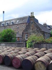 Whiskyvaten bij Glenmorangie in Schotland